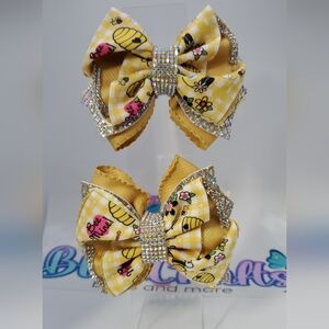 Beautiful Set of Bees Hairbows